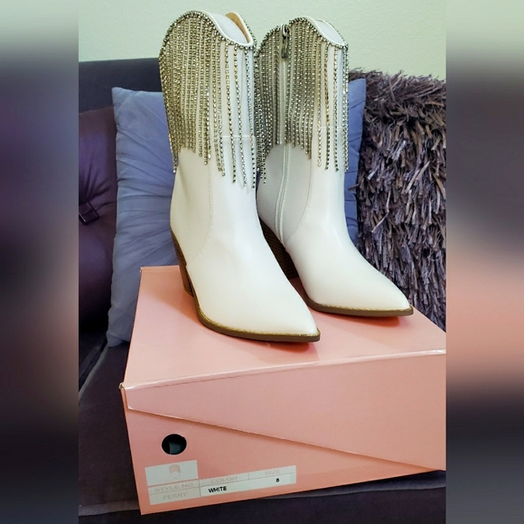 Berness white boots with rhinestones - Picture 7 of 8